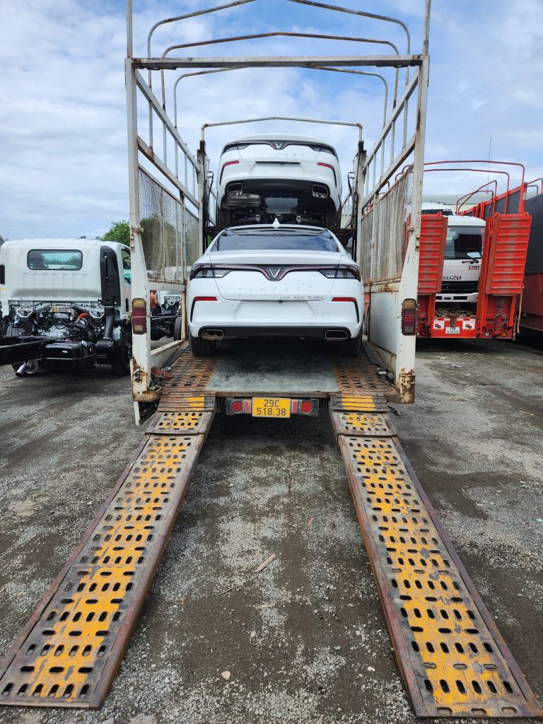 Vận chuyển xe ô tô bắc nam giá tốt nhất bởi Carship.vn